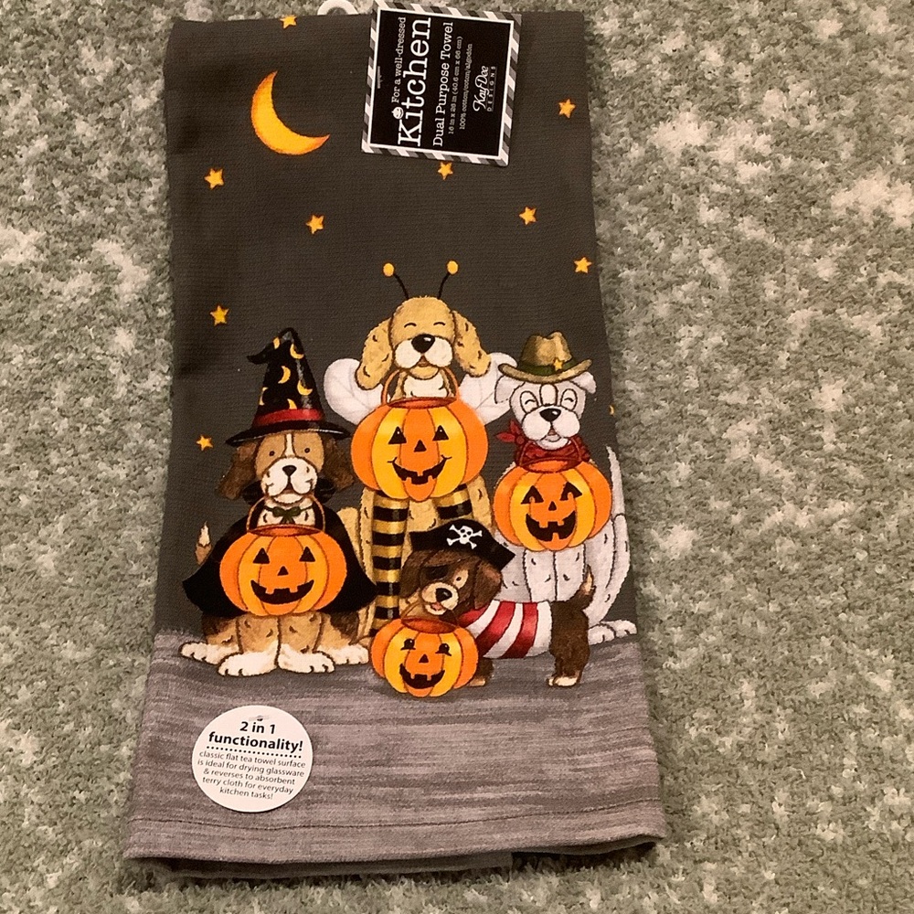 Halloween Costumed Dogs Kitchen Towel NWT Cotton 16x26” Kay Dee